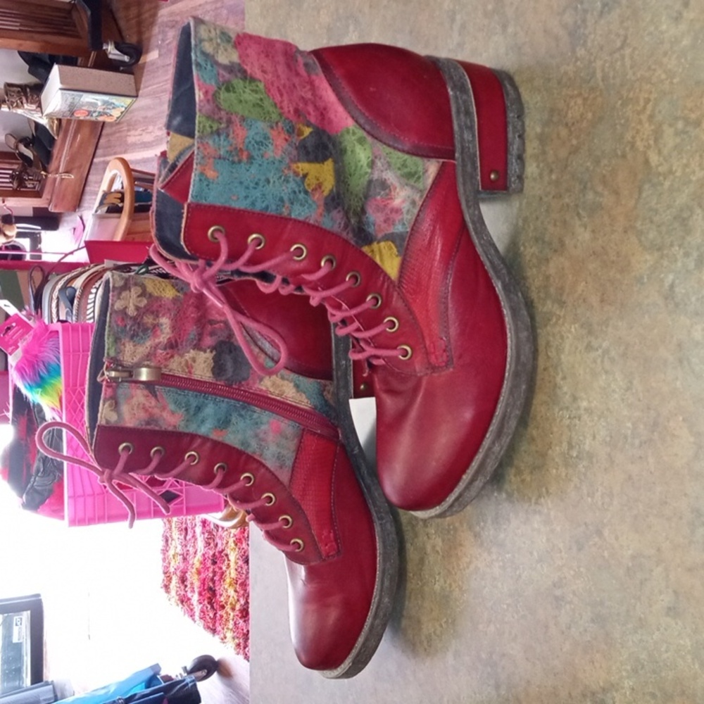 L'ATISTE Marty Red Lace Up Boots with Chunky Sole Size 41 - Picture 2 of 9